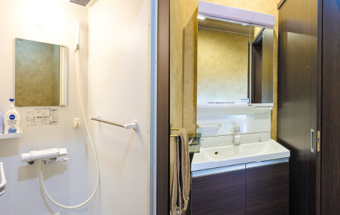 シャワールーム・ドレッサー